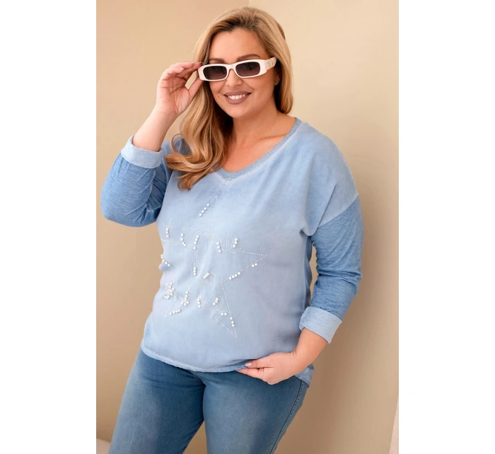Dámska blúzka s nápisom a korálkami v modrej džínsovej farbe