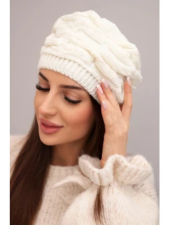 Dámská zimní čepice z vlny s ozdobným vzorem a kamínky model 21878083 ecru - K-Fashion