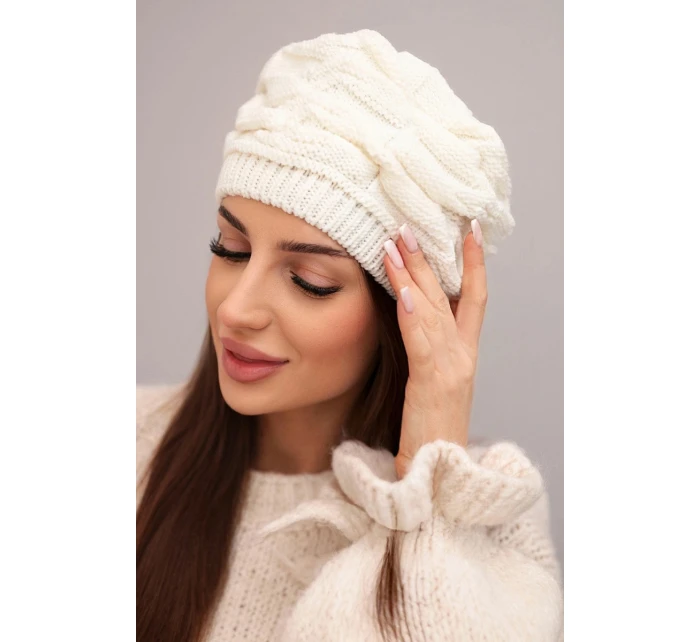 Dámská zimní čepice z vlny s ozdobným vzorem a kamínky model 21878083 ecru - K-Fashion