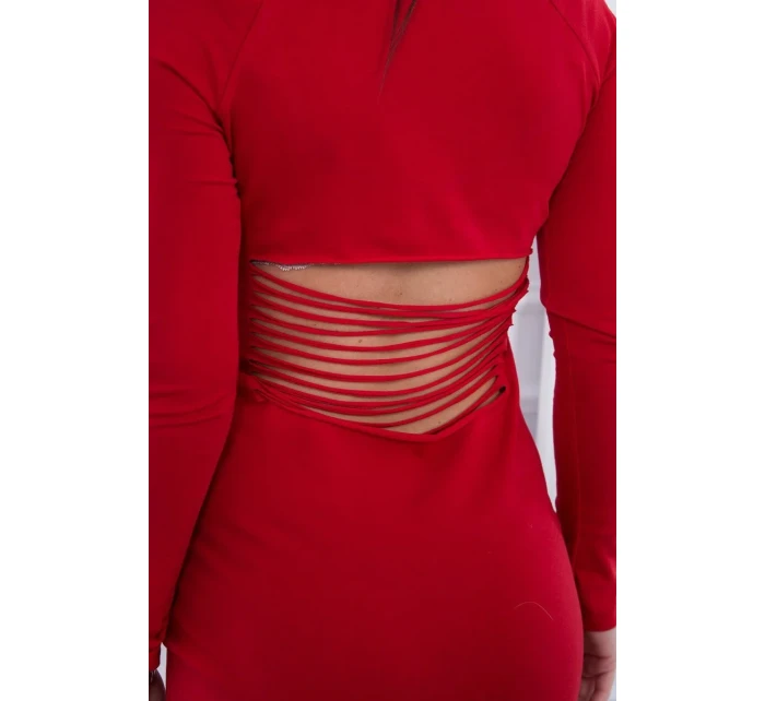 Otrhané červené šaty