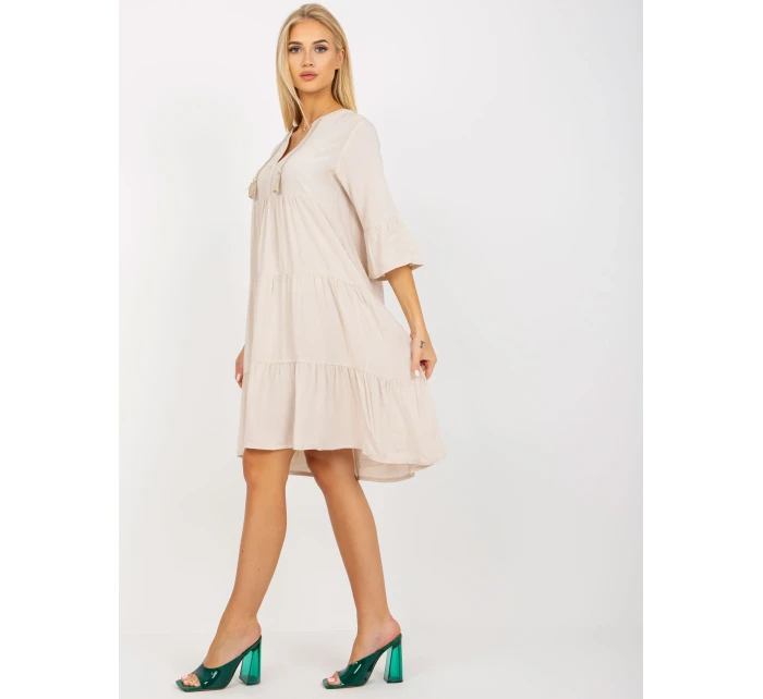 Šaty model 17408037 světle béžové - FPrice Šaty model 17408037 světle béžové - FPrice