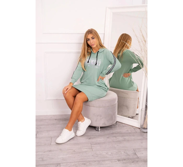 Šaty s reflexnou potlačou tmavá mentolová