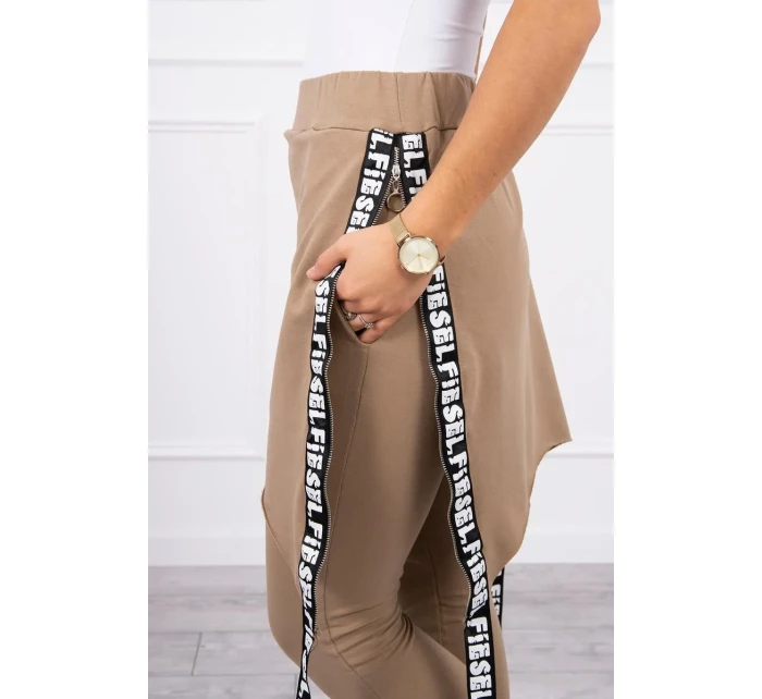 s nápisem camel model 18747061 - K-Fashion