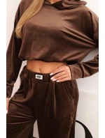 Dámska velúrová tepláková súprava so širokými nohavicami a kapucňou hnedá Dámska velúrová tepláková súprava so širokými nohavicami a kapucňou hnedá