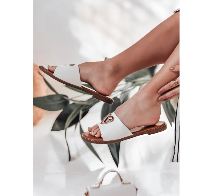 Dámské žabky se srdcem white Dstreet model 21984707 - FashionStreet