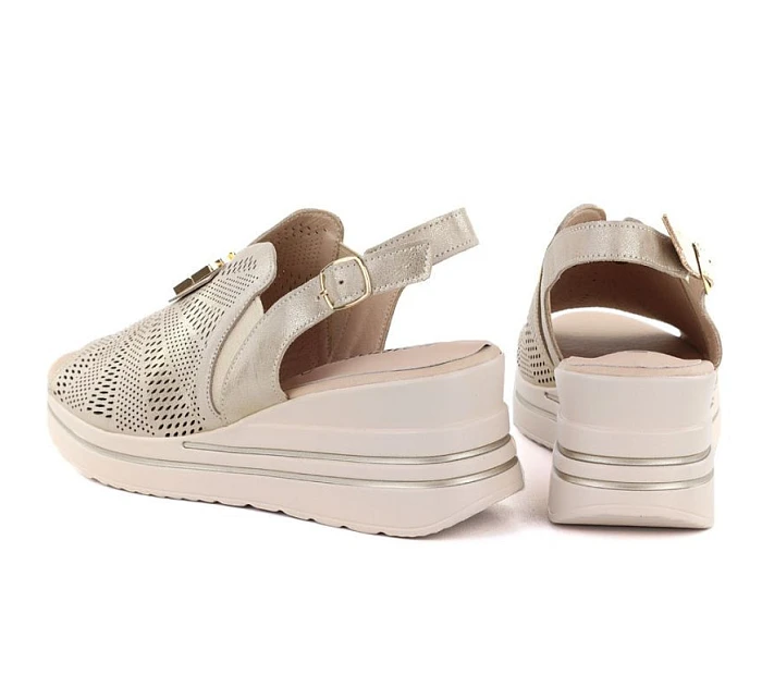 Dámské kožené sandály na platformě gold M.Daszynski model 22072440 - M. Daszyński Dámské kožené sandály na platformě gold M.Daszynski model 22072440 - M. Daszyński