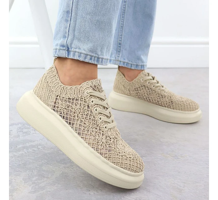 Dámská obuv na platformě se šněrováním béžová model 22098387 - VINCEZA Dámská obuv na platformě se šněrováním béžová model 22098387 - VINCEZA