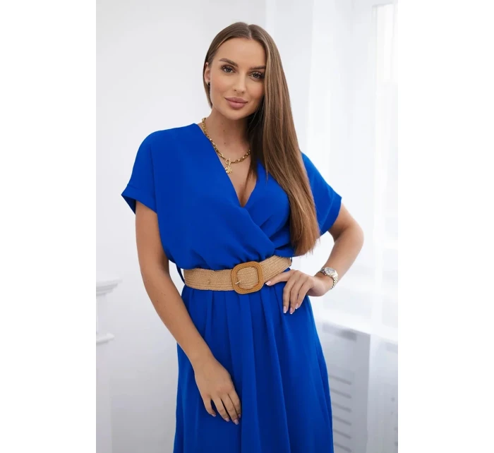 Dlhé šaty s ozdobným opaskom v chrpovo modrej farbe