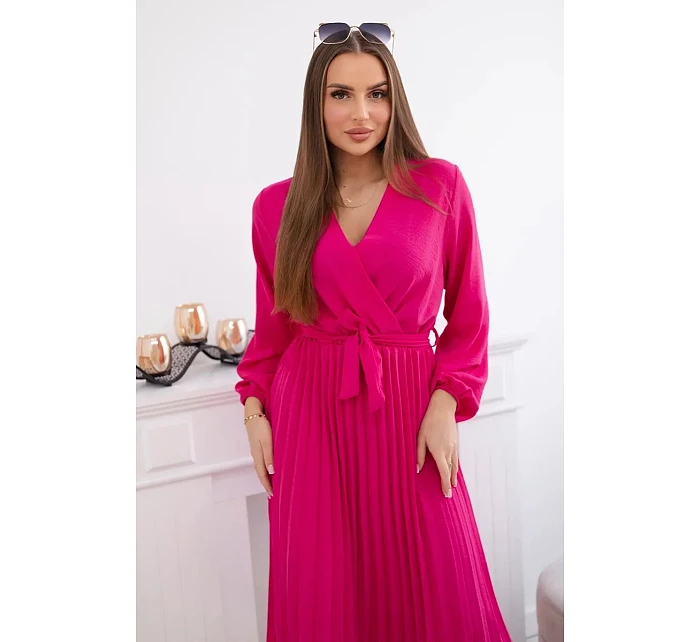 Šaty s viazaným plisovaným lemom fuchsiovej farby