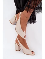 Elegantní dámské sandály na podpatku model 22220785 světle béžové - Zazoo Elegantní dámské sandály na podpatku model 22220785 světle béžové - Zazoo