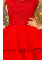 Dámske exkluzívne šaty s dvojitou sukničkou a čipkovaným dekoltom červené - Červená - Numoco