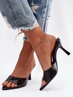 Lakované dámské pantofle na podpatku černé model 21918894 - Boto