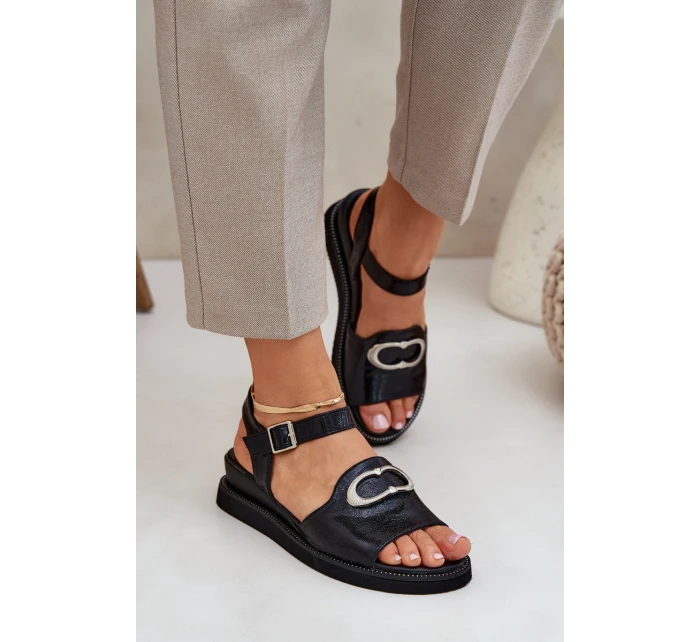 Lakierowane Sandały Damskie Na Koturnie Z Ozdobą Czarne Salianes Lakierowane Sandały Damskie Na Koturnie Z Ozdobą Czarne Salianes