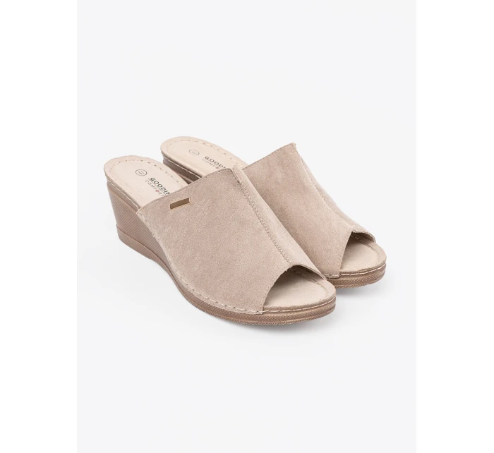 Vynikajúce hnedé dámske ponožky s platformou Vynikajúce hnedé dámske ponožky s platformou