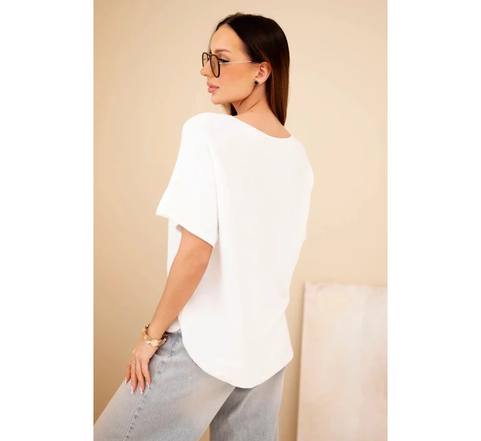 Dámsky sveter s krátkym rukávom voľného strihu biely