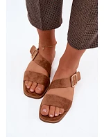 Dámské sandály na nízkém podpatku se zlatou sponou Camel model 22125663 - Boto