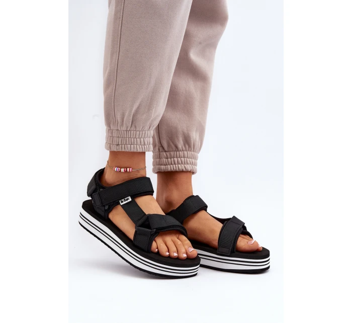 Dámské sandály na platformě model 21649075 Černé - Lee Cooper