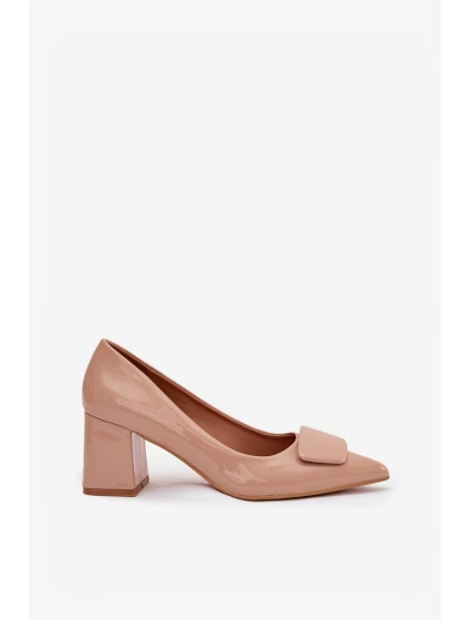 Dámske lakované lodičky na podpätku so zdobením Isoline - nude Dámske lakované lodičky na podpätku so zdobením Isoline - nude