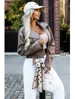 626-3 Štýlový racerback z mäkkej ekokože s opaskom a asymetrickým zipsom - cappuccino 626-3 Štýlový racerback z mäkkej ekokože s opaskom a asymetrickým zipsom - cappuccino