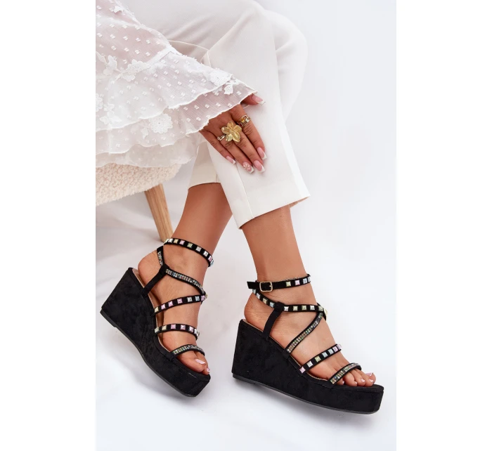 Dámské Sandály Na Klínu Se Na Černé model 21702805 - Boto Dámské Sandály Na Klínu Se Na Černé model 21702805 - Boto