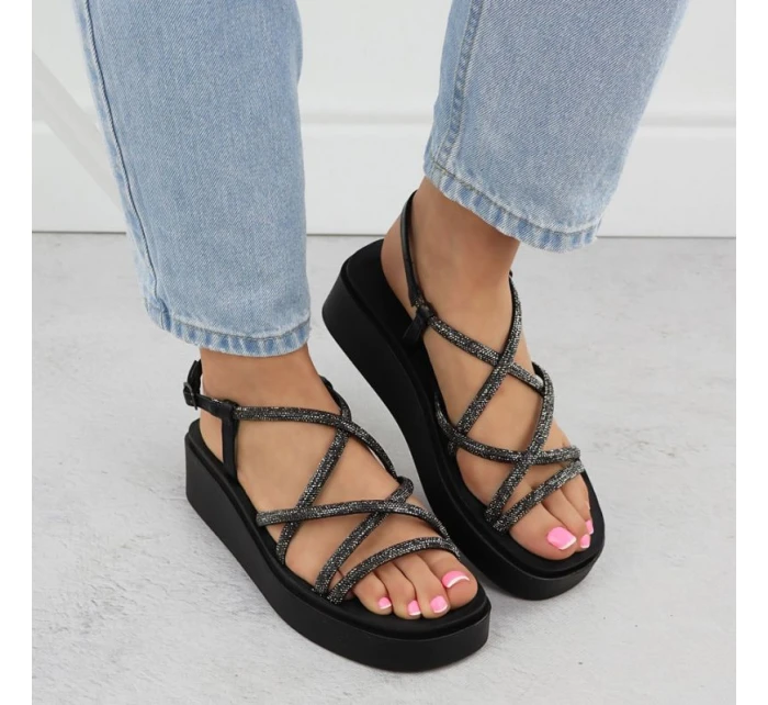 Dámske romantické sandále na platforme so zirkónmi čierne Filippo DS6898