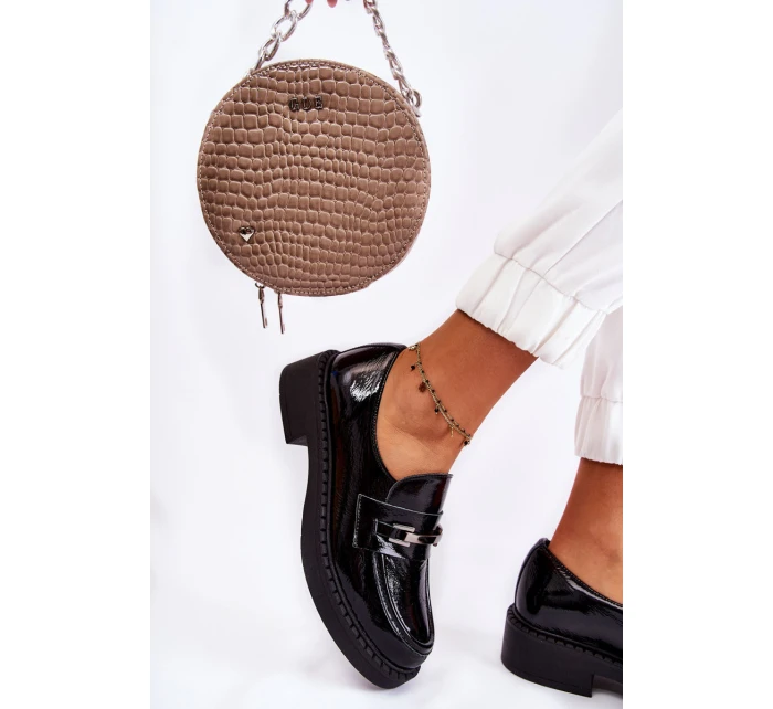 Lakierowane Półbuty Ze Srebrną Ozdobą Czarne Lemar Hestill