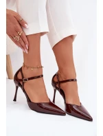 Lakované lodičky s páskem čokoládové model 21788340 - Boto