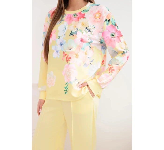 Dámska súprava z maslovej viskózy s kvetinovým vzorom so širokými nohavicami žltá