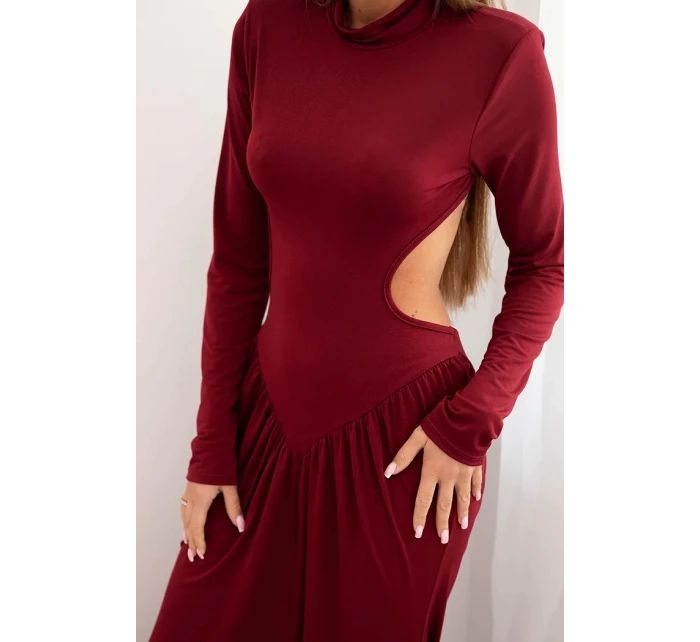 Dámská dlouhá šaty s viskózou a rolákem a odhalenými zády bordová