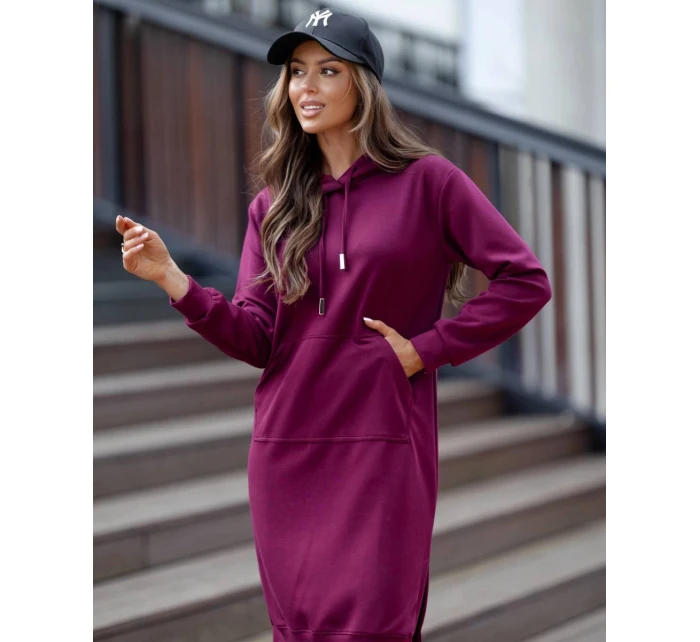 Dámske ležérne šaty v bordovej farbe bordová s kapucňou (523)