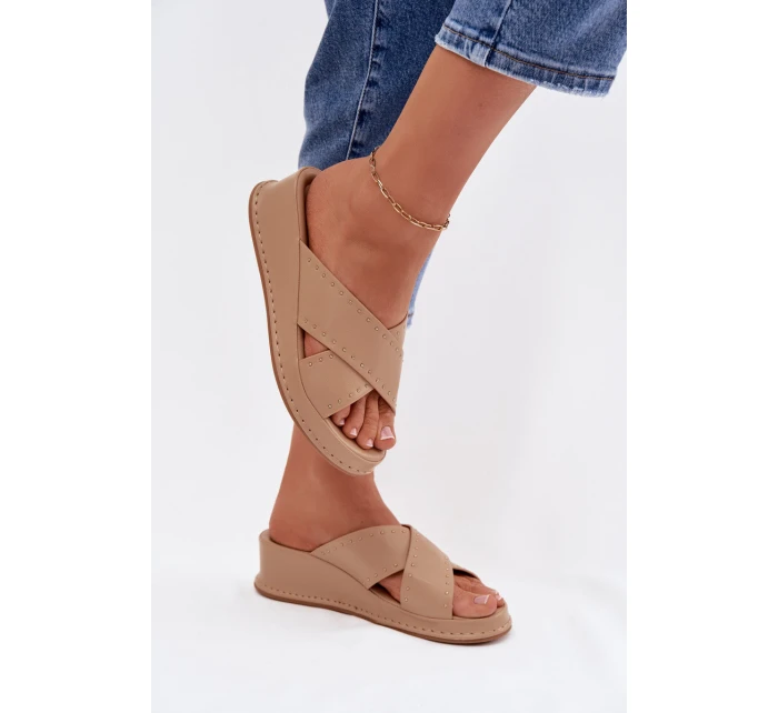 Zdobené dámské sandály na platformě z eko kůže Béžové Calorissa Zdobené dámské sandály na platformě z eko kůže Béžové Calorissa