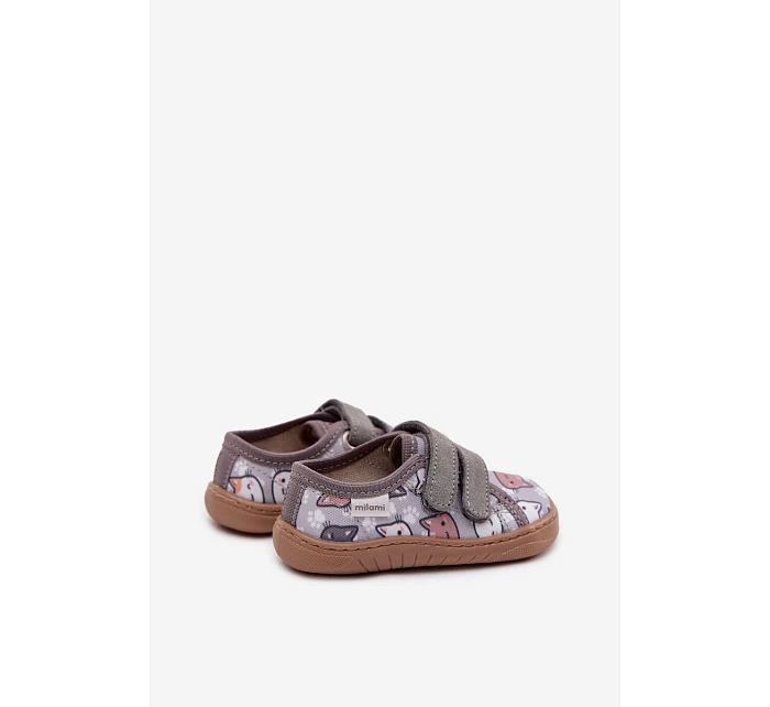 Dětské barefoot pantofle s  šedé model 22100997 - Milami