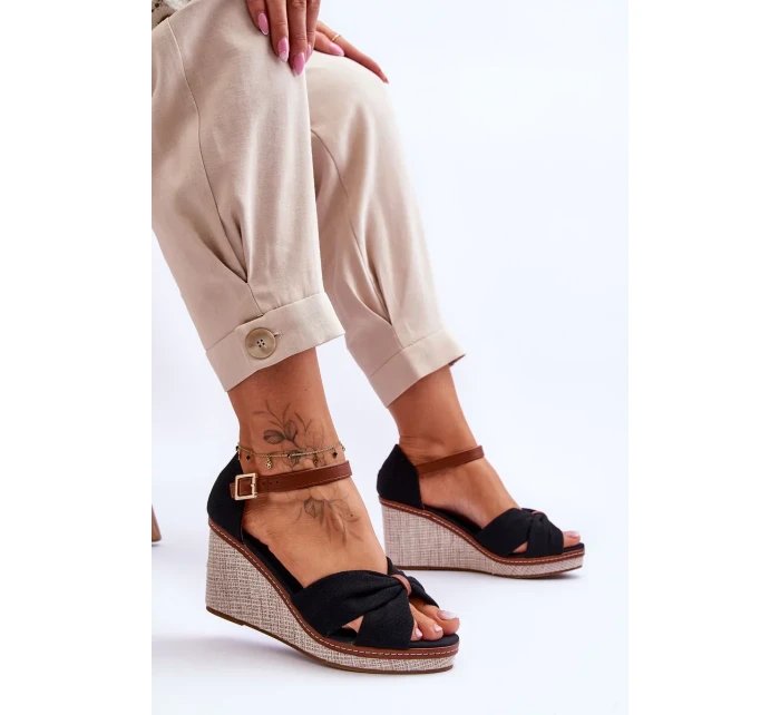 Dámské sandály na klínu Černá Daphne Dámské sandály na klínu Černá Daphne