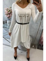 Šaty s ozdobným páskem a nápisem ecru Šaty s ozdobným páskem a nápisem ecru