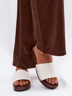 Dámské nazouváky s přezkami bílé model 21918803 - Boto