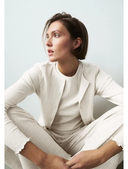 model 22302818 Rib Cardigan LSL Silk White Silk White - Triumph model 22302818 Rib Cardigan LSL Silk White Silk White - Triumph