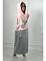 Trikolórne šaty s kapucňou púdrovo ružová + ecru + šedá Trikolórne šaty s kapucňou púdrovo ružová + ecru + šedá