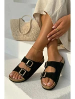 Semišové pantofle na korkové podrážce s přezkami Černé model 22120832 - Boto