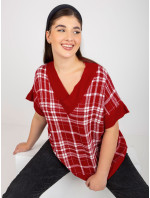 Červená pletená vesta väčšej veľkosti