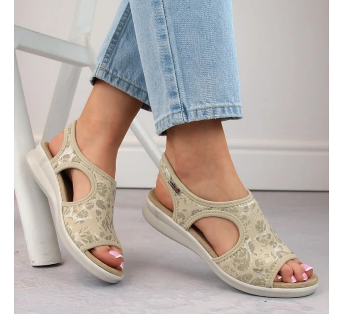 Dámske pohodlné sandále slip-on béžovej farby Unisoft 7196