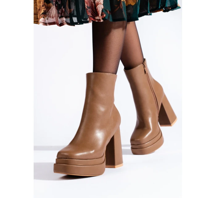 Štýlové hnedé dámske členkové topánky na širokom podpätku