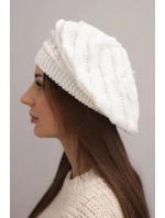 Dámská zimní čepice z vlny s volným střihem a ozdobným pletením model 21878067 bílá - K-Fashion
