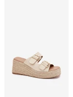 Klapki Damskie Na Koturnie Z Plecionką I Klamrami Beżowe Pasinea Klapki Damskie Na Koturnie Z Plecionką I Klamrami Beżowe Pasinea