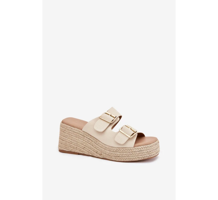 Klapki Damskie Na Koturnie Z Plecionką I Klamrami Beżowe Pasinea Klapki Damskie Na Koturnie Z Plecionką I Klamrami Beżowe Pasinea