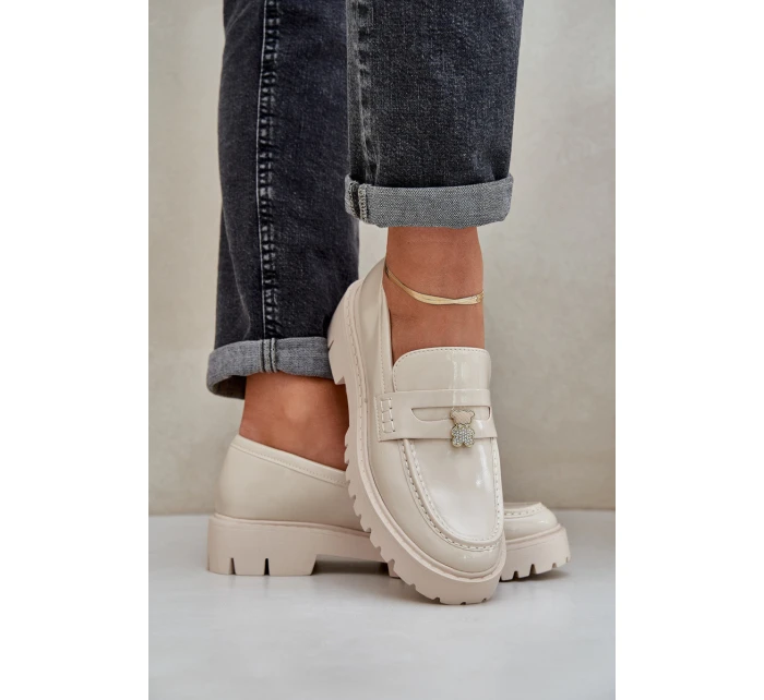 Lakierowane Mokasyny Damskie Z Przypinką Miś Beżowe Wulinea Lakierowane Mokasyny Damskie Z Przypinką Miś Beżowe Wulinea