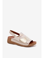 Dámske kožené sandále na platforme s pleteným vzorom Maciejka L7067-04 Beige Dámske kožené sandále na platforme s pleteným vzorom Maciejka L7067-04 Beige