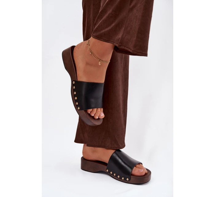 Dámské pantofle se zlatými nýty černé Terissa