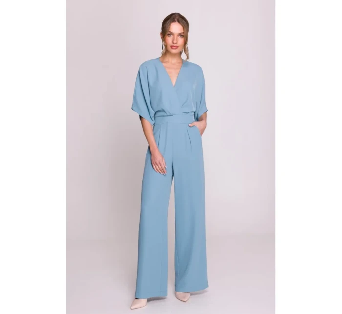 Kombinéza s širokými nohavicemi a výstřihem nebesky modrá model 20966157 - STYLOVE Kombinéza s širokými nohavicemi a výstřihem nebesky modrá model 20966157 - STYLOVE
