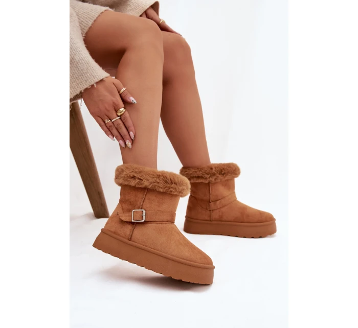 Ženské sněhule na platformě s přezkou a kožešinou Camel Jesella Ženské sněhule na platformě s přezkou a kožešinou Camel Jesella