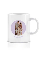 Personalizovaný klasický biely keramický hrnček s objemom 300 ml s výrezom pre fotografiu na pozadí Personalizovaný klasický biely keramický hrnček s objemom 300 ml s výrezom pre fotografiu na pozadí